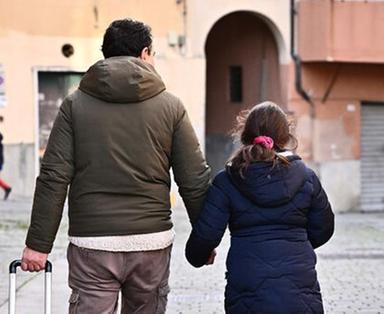 Genitori single: in Alto Adige assegno esteso fino ai 21 anni