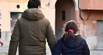 Genitori single: in Alto Adige assegno esteso fino ai 21 anni