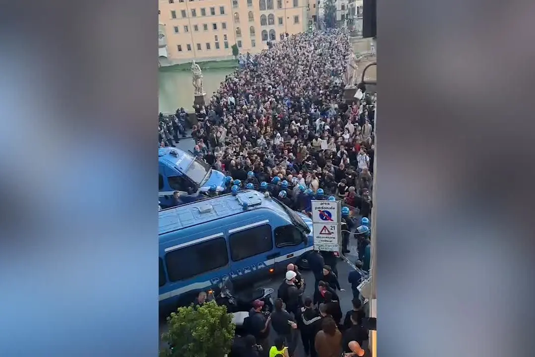 Corteo anche a Firenze, vie del lusso chiuse ai manifestanti