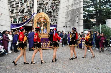 Bolzano, fede e tradizione peruviana nel quartiere di San Pio X