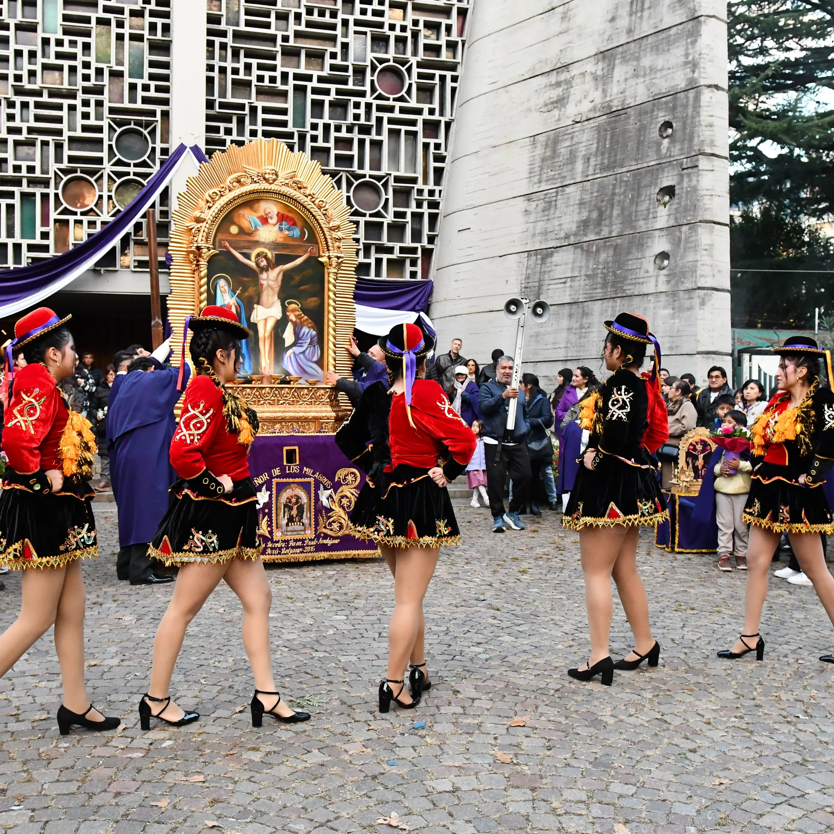 Bolzano, fede e tradizione peruviana nel quartiere di San Pio X