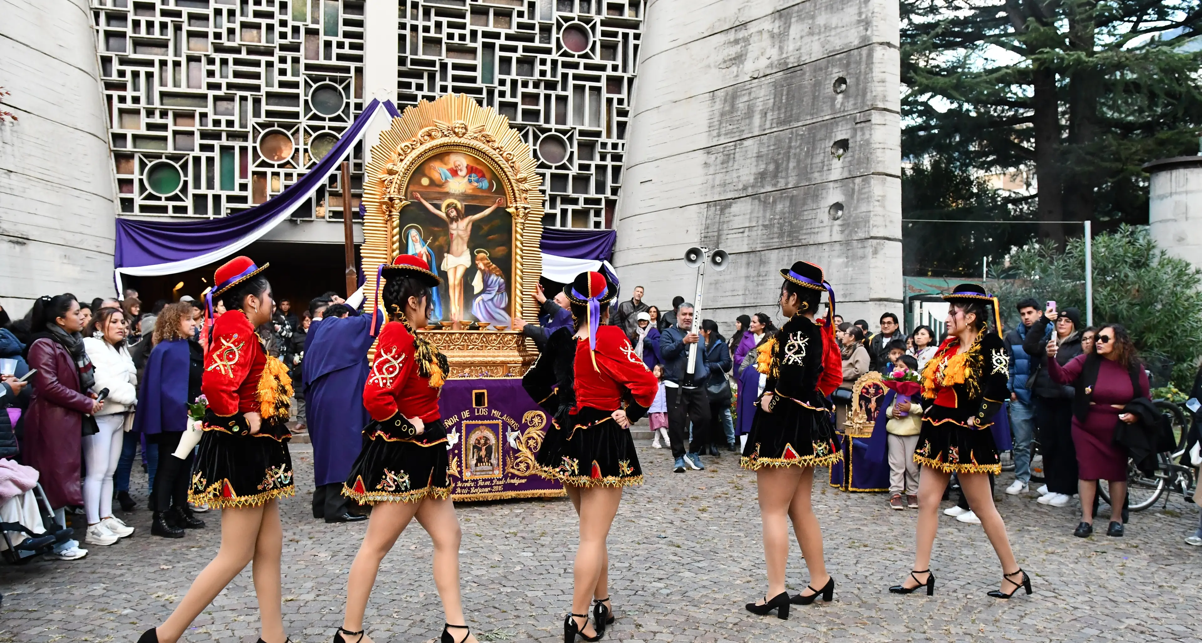 Bolzano, fede e tradizione peruviana nel quartiere di San Pio X