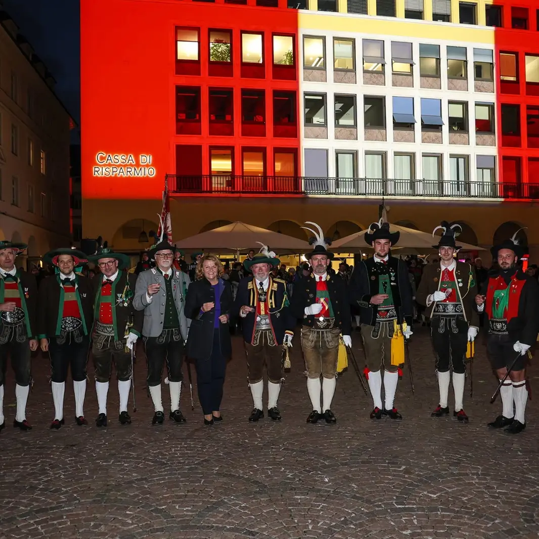 Schützen a Bolzano: «Siamo una minoranza austriaca». Urzì: nemici giurati dell’autonomia