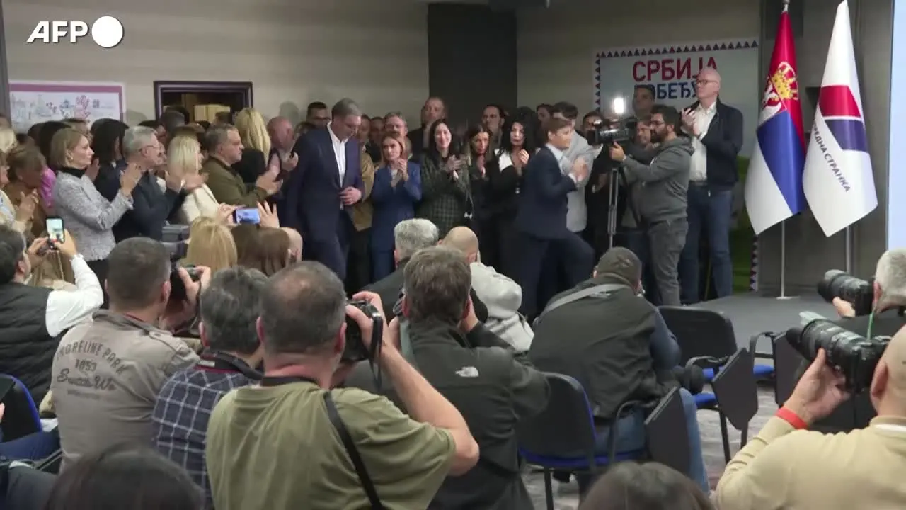 Vucic sulla sconfitta elettorale: “rivoluzione sostenuta da alcuni Paesi europei”