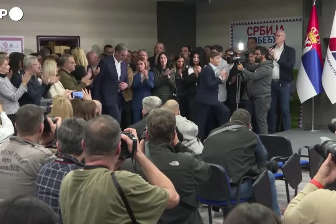 Vucic sulla sconfitta elettorale: “rivoluzione sostenuta da alcuni Paesi europei”