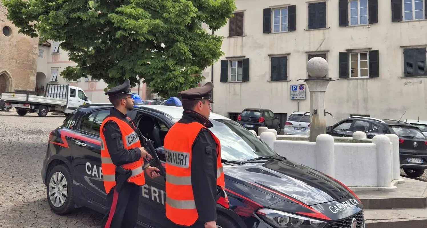 Salorno, rubati auricolari da 300 euro: la geolocalizzazione incastra una 18enne