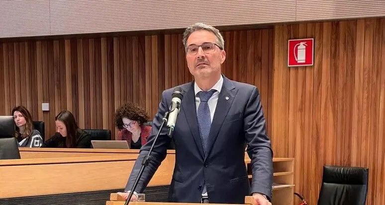 Emergenza casa, Kompatscher: «Troppi alloggi sottratti ai residenti dal turismo»