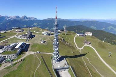 Plan de Corones cambia nome in «Kronplatz Dolomites», protesta dei ladini: «Un grave danno»