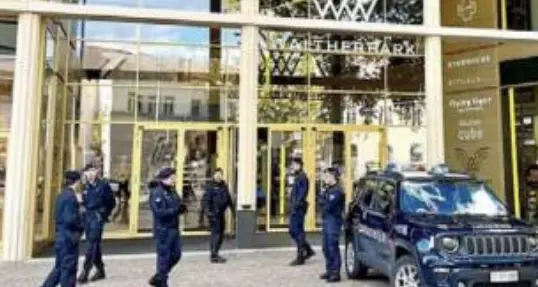 Il questore sulle chat violente: «Aumentati i controlli in rete»