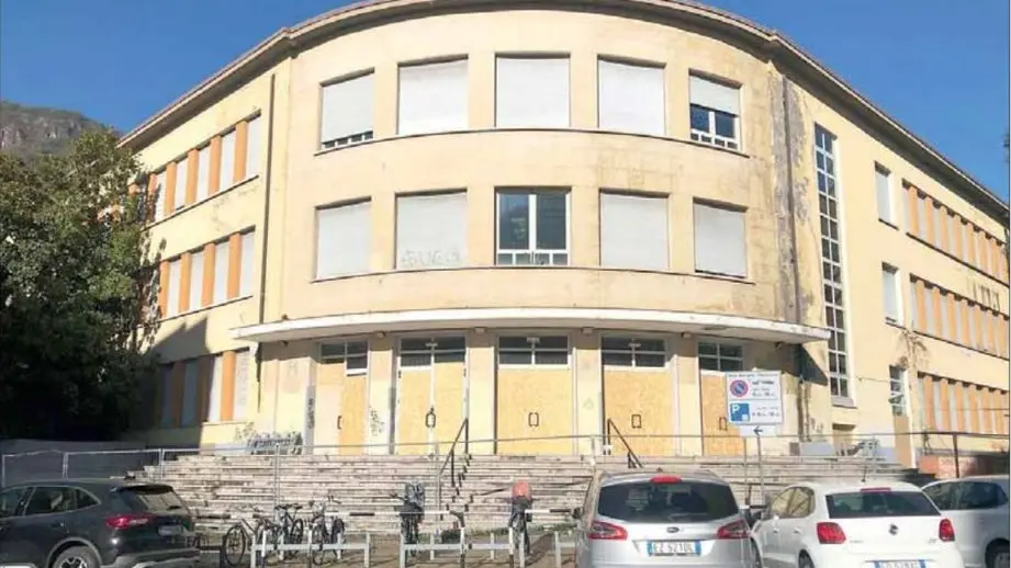 Cantiere Polo, via 140 parcheggi. I residenti: promesse disattese