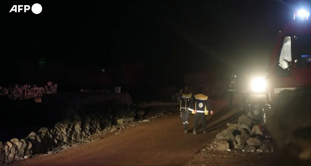 La distruzione dopo il raid giordano contro la Siria: morti e macerie a Daraa