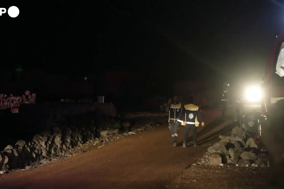 La distruzione dopo il raid giordano contro la Siria: morti e macerie a Daraa