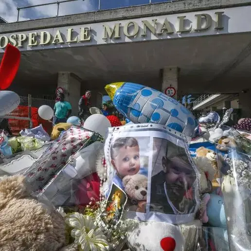 Ospedale Monaldi, le chat shock dei medici: «Tre morti, spero che ci arrestino tutti»