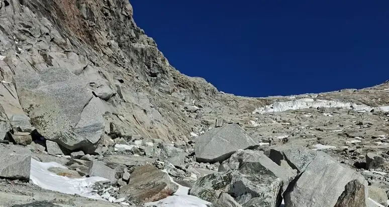 Valle Aurina, ritrovato un fusto di birra perso sul ghiacciaio oltre 50 anni fa