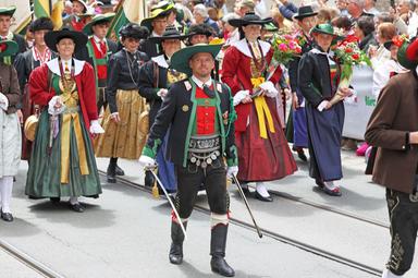 Alto Adige, gli Schützen Ladini contro il marchio Kronplatz Dolomites