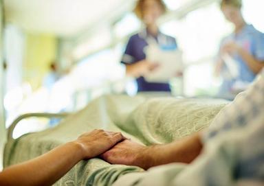 Ognissanti, l’appello della Caritas: «Non lasciamo soli i malati»