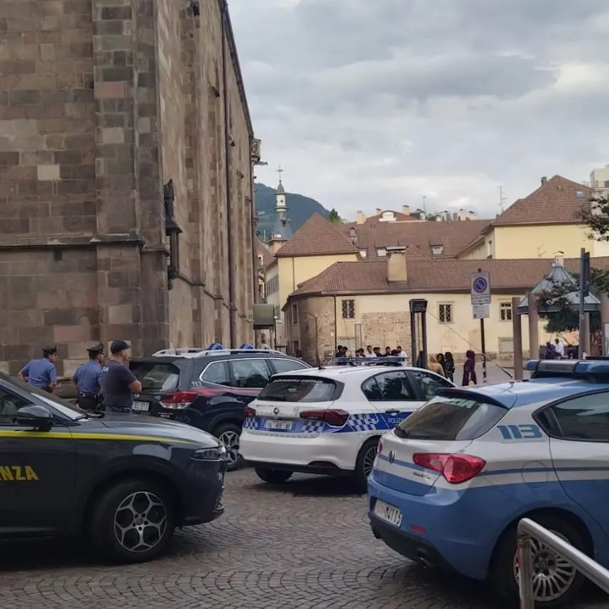 Bolzano, controlli straordinari: cinque denunciati e hashish sequestrato