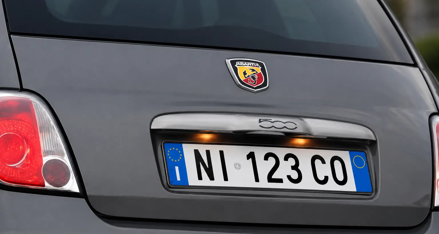 Targhe personalizzate: lettere e numeri a scelta per gli automobilisti italiani