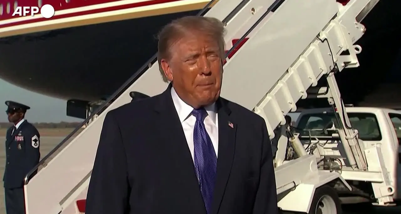 Trump attacca un reporter della Reuters: “Sei disgustoso, mettiti in forma”