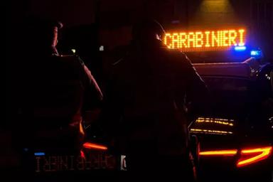 Non risponde al telefono da ore, carabinieri la trovano a terra in casa: 77enne soccorsa a Bressanone