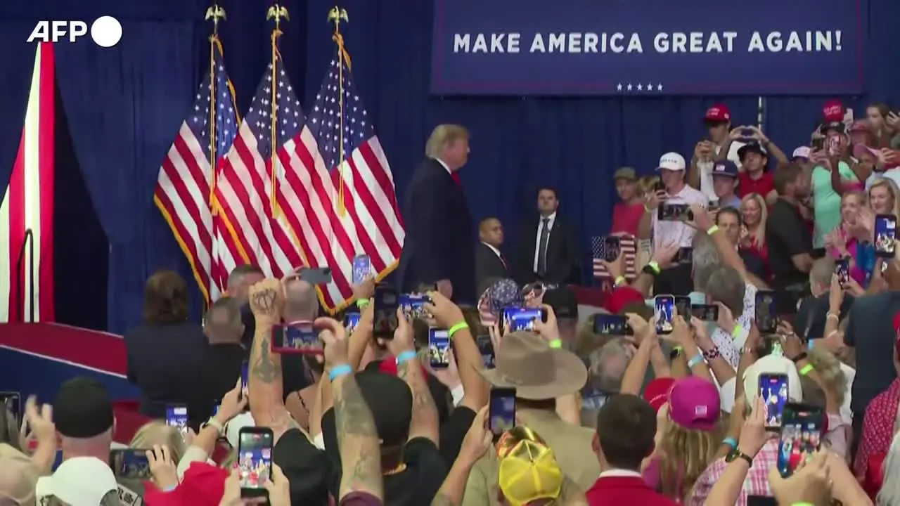 Trump in Florida: \"Immaginate il mio nome sulla scheda elettorale\"