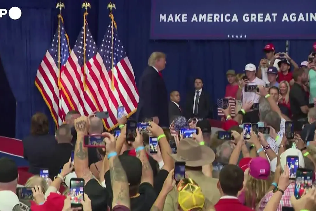 Trump in Florida: \"Immaginate il mio nome sulla scheda elettorale\"