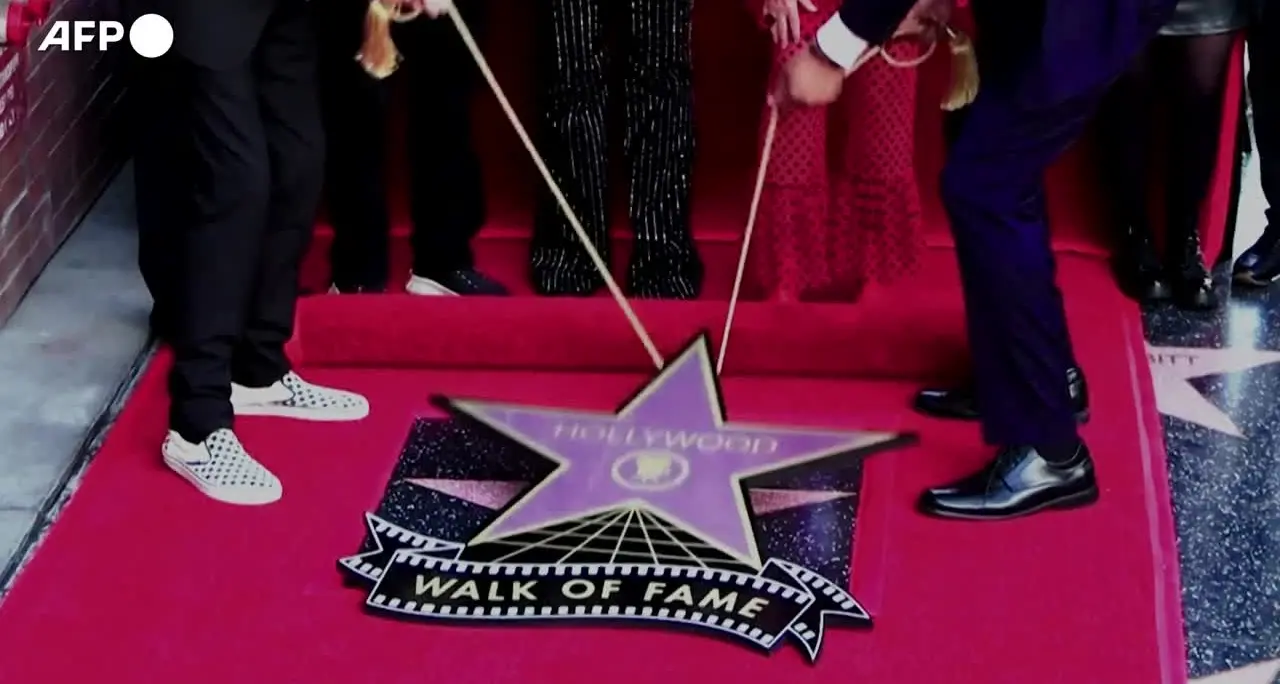 Sulla Hollywood Walk of Fame brilla la stella dei B-52s