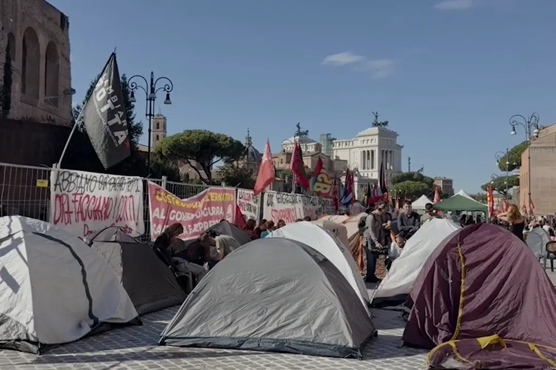 Tende al Colosseo, gli studenti: \"Abbiamo perso fiducia nelle istituzioni\"
