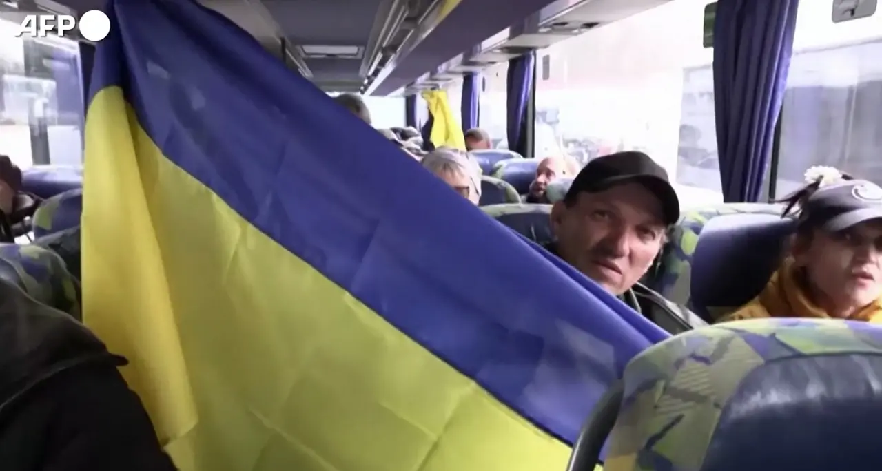 Ucraina, gli sfollati di Oleshky lasciano la città dopo la tregua con i russi