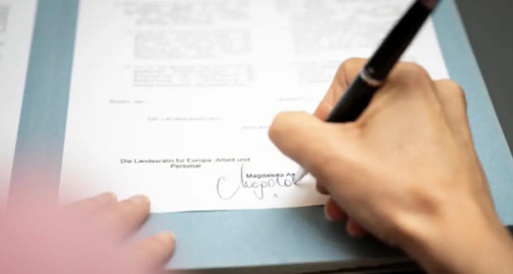 Aumento stipendi, c’è la firma di Provincia e sindacati