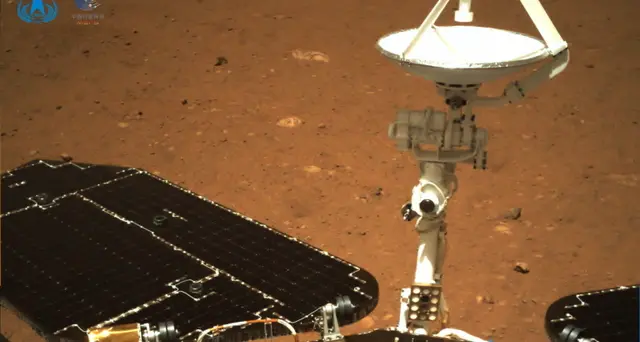 Marte: rover Zhurong lascia piattaforma, inizia esplorazione