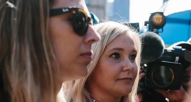 Epstein, donna fa causa al principe Andrea: 'Abusò di me'