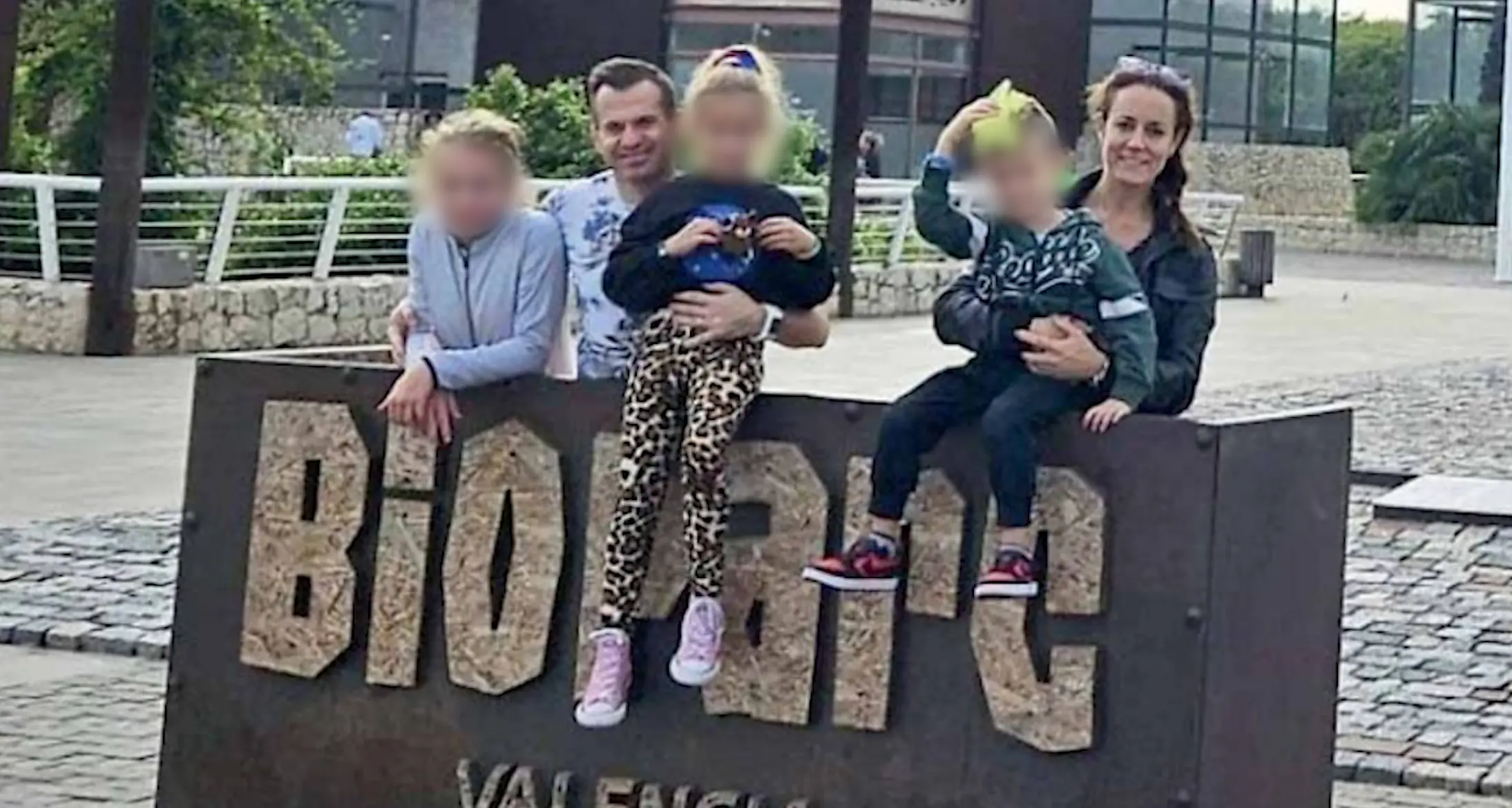 Salvi per miracolo dopo essere usciti dal garage della morte di Valencia
