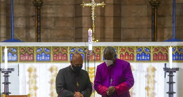 Sudafrica: il corpo di Tutu esposto per l'ultimo saluto