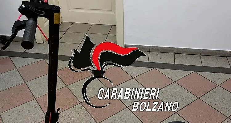 I monopattini elettrici piacciono… troppo. Doppio furto a Bressanone, ma i proprietari non si trovano ancora