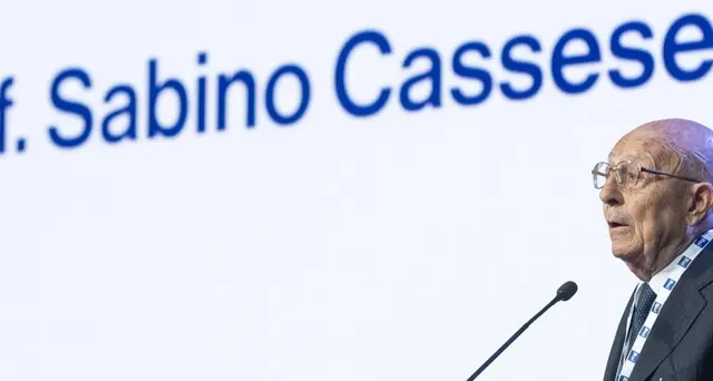PA: Cassese, accorciare lo Stato e assumere pochi ma buoni