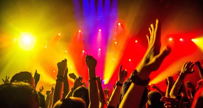 Rissa in discoteca a Silandro, il questore sospende la licenza