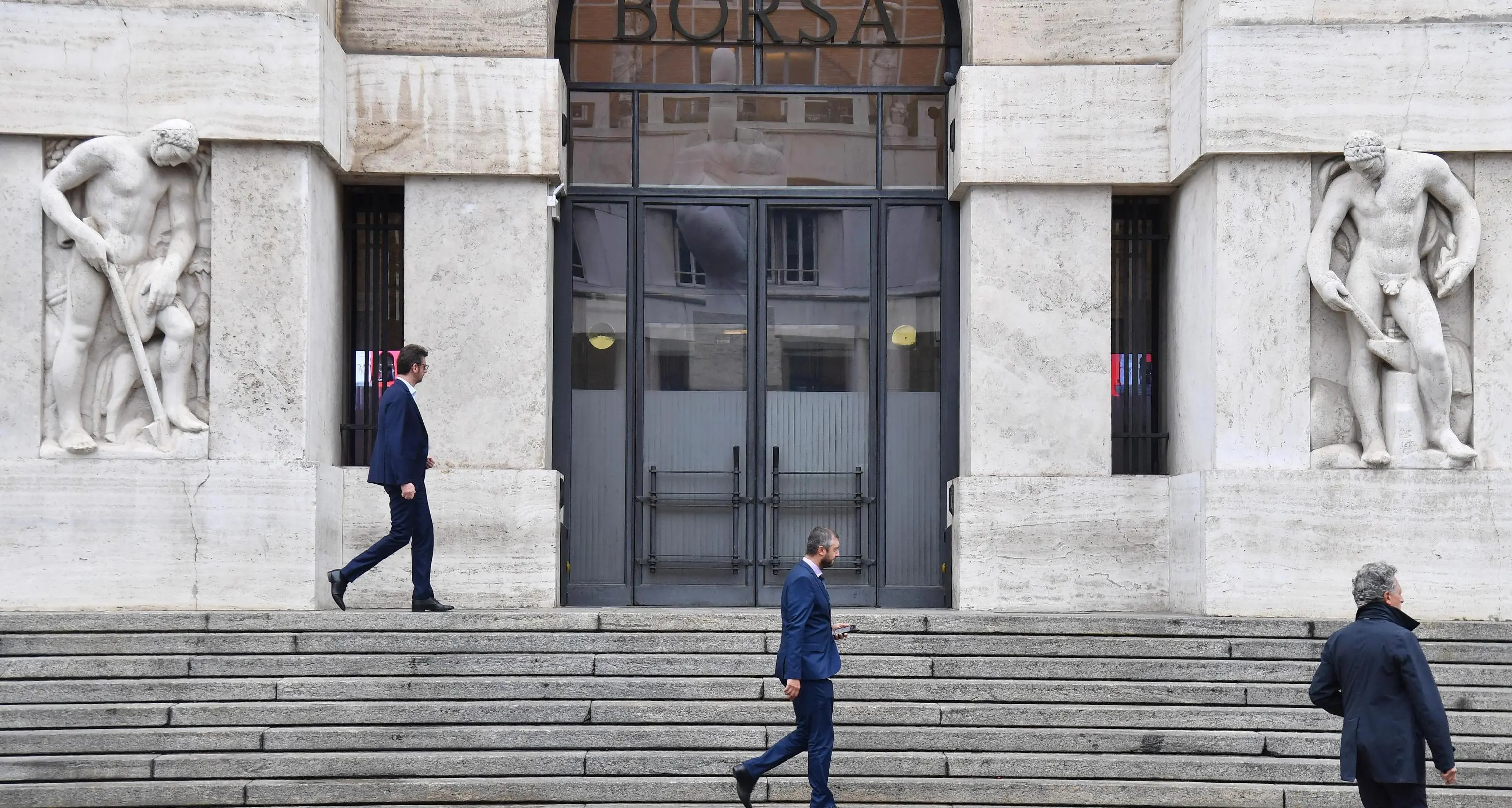 ++ Borsa: l'Europa scivola ancora, Milano e Francoforte -7% ++