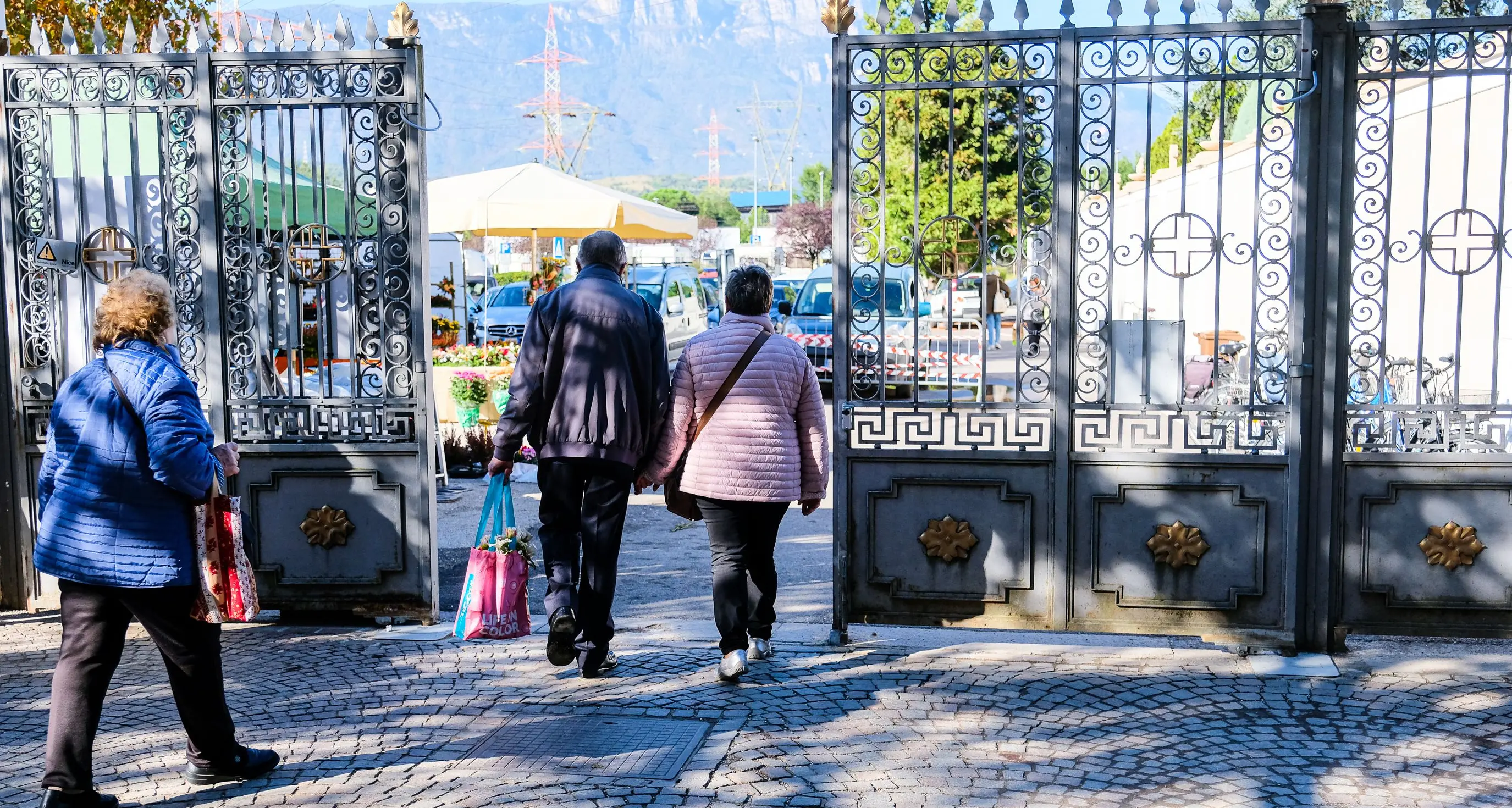Ognissanti, a Bolzano il cimitero ha raggiunto i 16 ettari