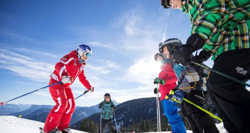 Maestri di sci stranieri in Alto Adige, Walcher cerca una soluzione: «Abbiamo aperto una porta»