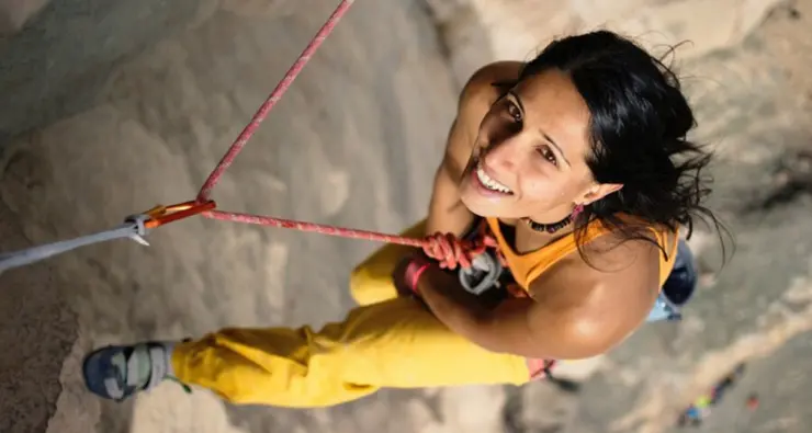 La scalatrice Nasim Eshqi: «Via dall’Iran, in parete per dare voce alle donne. Il vero coraggio è il loro»