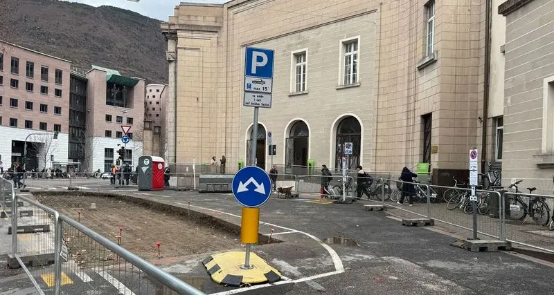 Bolzano, “rivoluzione” traffico: via la rotonda davanti alla stazione