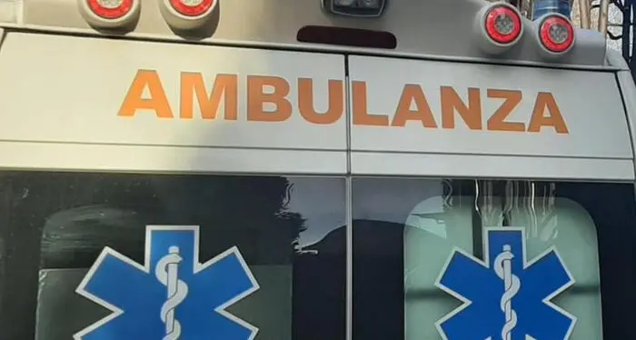 Sfugge ai genitori e si rifugia in auto sotto il sole cocente: morto bimbo di 4 anni