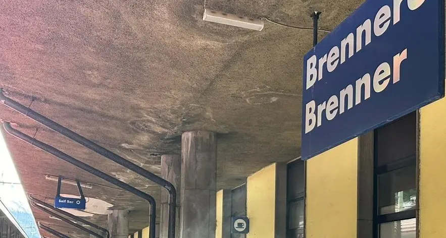 Cerca di espatriare con i documenti falsi ma ha l’obbligo di dimora in Italia, arrestato al Brennero