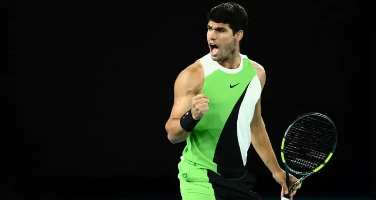 Alcaraz nella leggenda: batte Djokovic e vince gli Australian Open