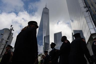 La rabbia dei pompieri di New York per l'amianto nell'aria dopo l'11/9, 'sconcertante'