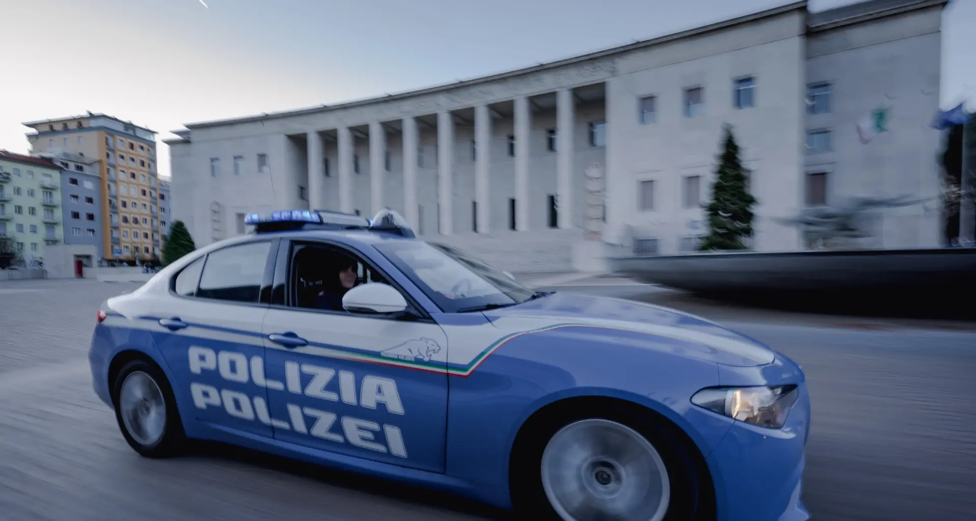 Bolzano, violenta lite tra madre e figlio: il ragazzo afferra il coltello