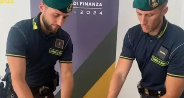 Nascondeva 1,6 kg di cocaina nel doppio fondo dell’auto: arrestato a Bolzano