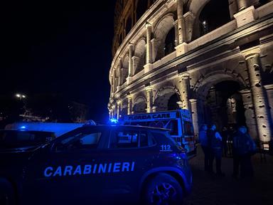 Precipita durante lavori al Colosseo, muore operaio