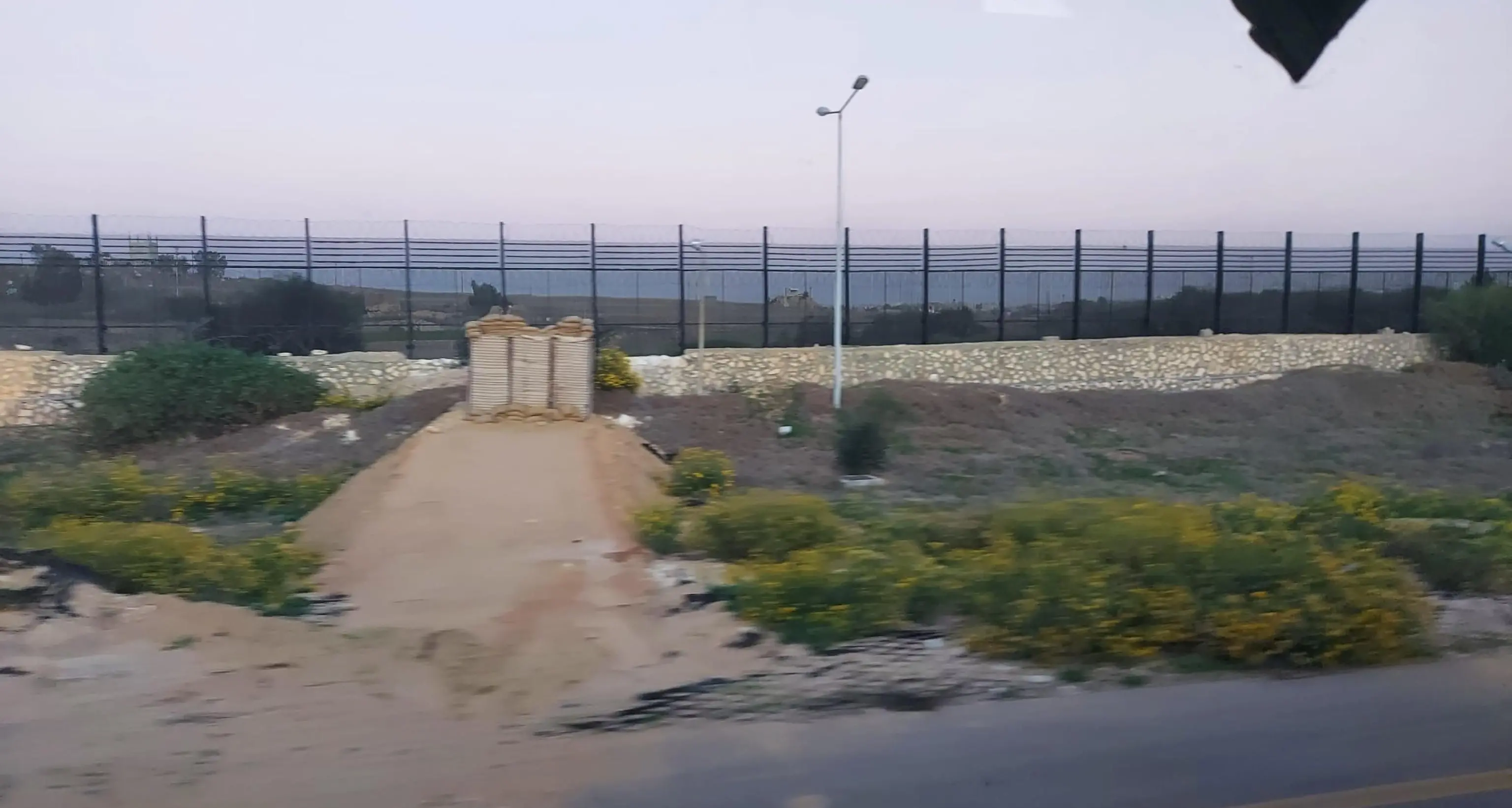 Hamas: cercavano di recuperare aiuti in mare, 7 annegati